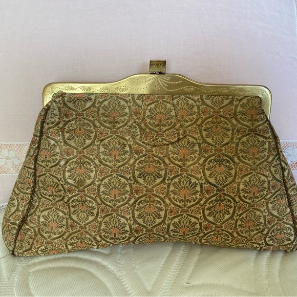 Vintage Clutch - Picture 3 of 10